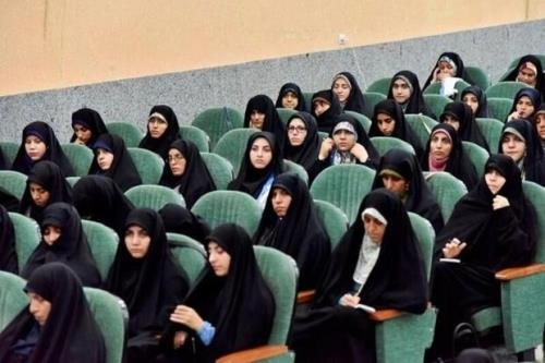 بانوان فرهنگی نقش تأثیرگذاری در ایجاد گفتگو با نسل نوجوان دارند