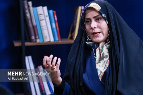 زن خانه دار نیروی کار نامرئی که بیمه و امنیت اقتصادی ندارد